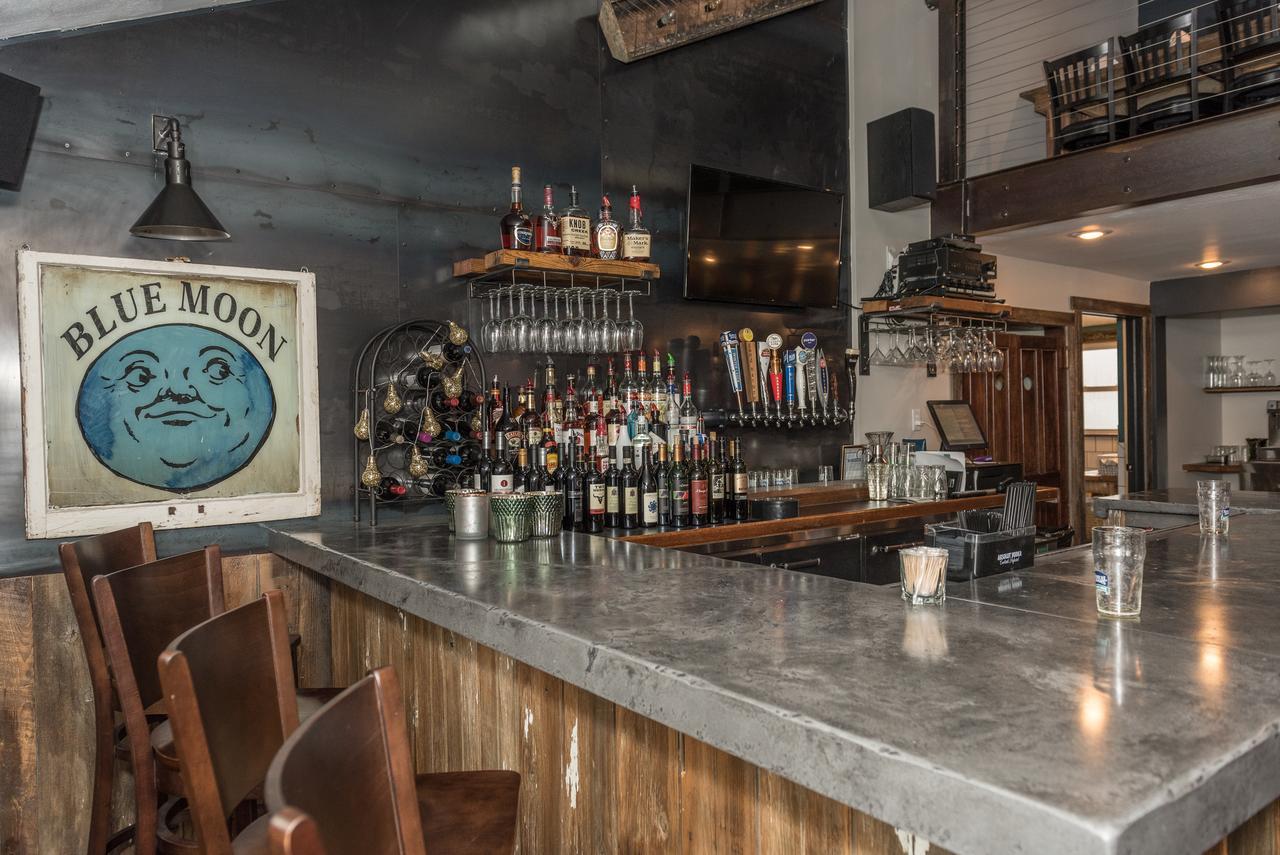 Creekside Inn Oneida Екстериор снимка
